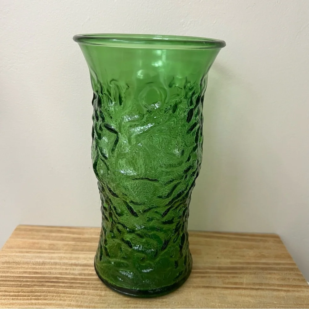 Vintage E.O. Brody Co Cleveland Ohio Emerald Green Crinkle Glass Vase USA G106